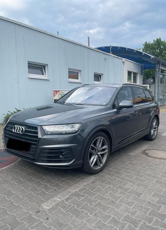 Grau Gebraucht 2017 Audi Q7 Design SUV | 24.999 € (Superpreis) - Bild 1/4