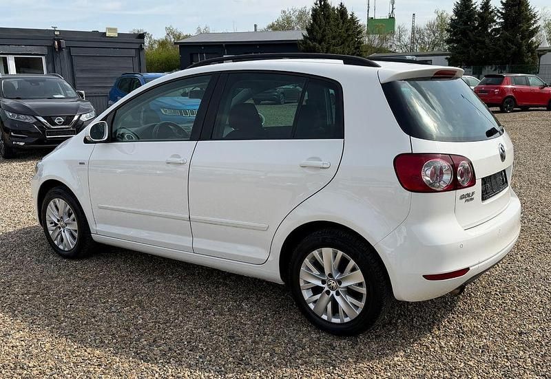 Gebraucht VW Golf VII Life 105 PS (77 kW) 2013 Weiß Limousine