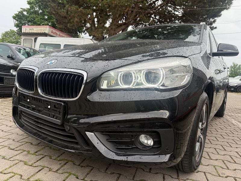 Schwarz Gebraucht 2015 BMW 220 Active Tourer Sport Line Van / Kleinbus | 10.500 € (Superpreis) - Bild 1/4