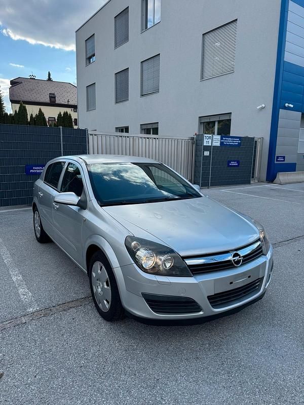 Gebraucht Opel Astra 105 PS (77 kW) 2005 Silber Kleinwagen