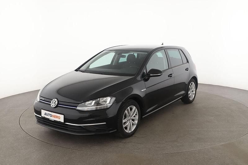 Schwarz Gebraucht 2019 VW Golf VII Comfortline Limousine | 18.310 € (Guter Preis) - Bild 1/3