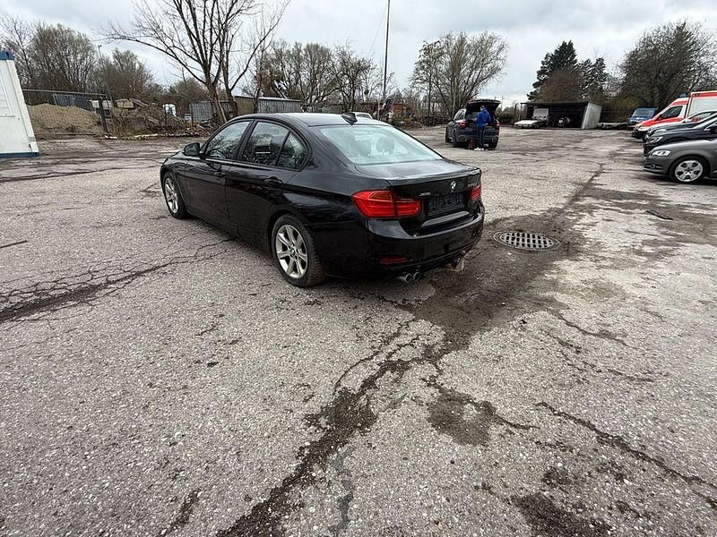 Gebraucht BMW 335 Comfort Edition 313 PS (230 kW) 2014 Schwarz Limousine