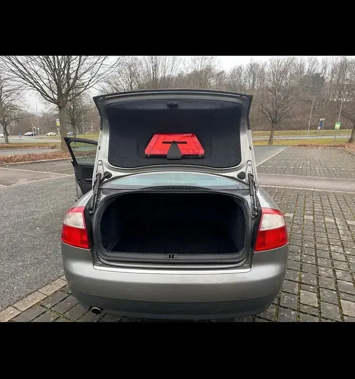 Gebraucht Audi A4 131 PS (96 kW) 2003 Silber Limousine