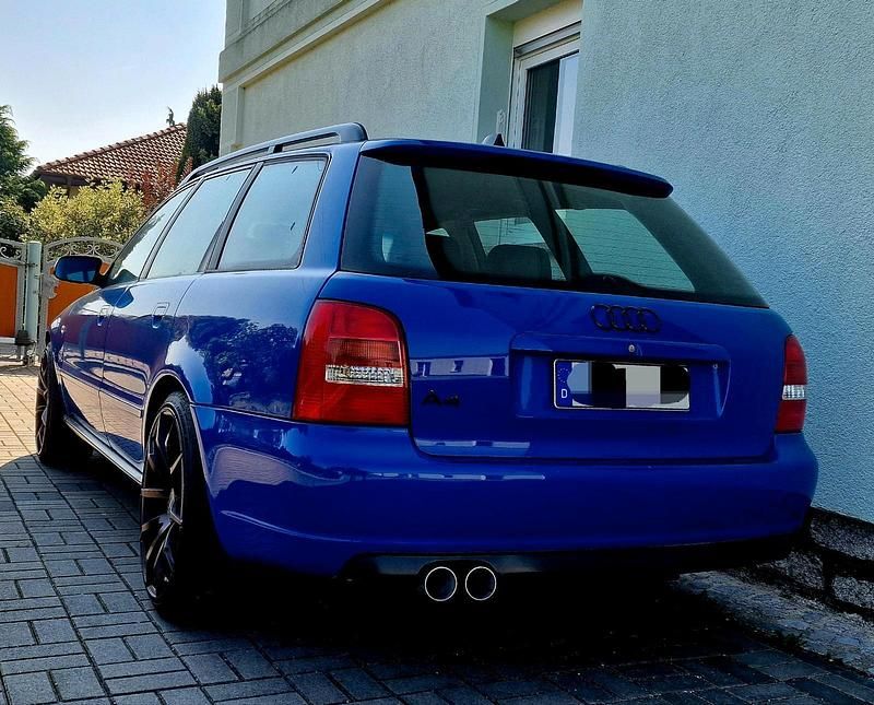 Gebraucht Audi A4 Comfort 150 PS (110 kW) 1997 Blau Kombi