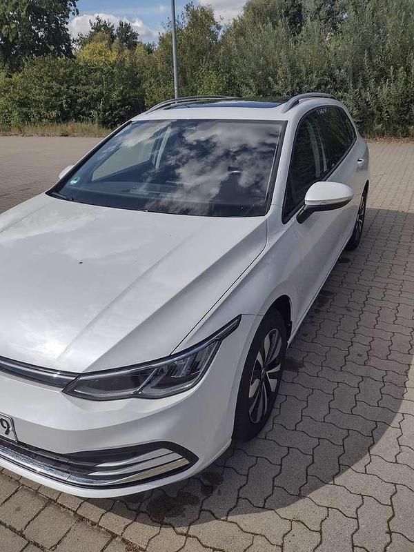 Gebraucht VW Golf VIII Move 110 PS (80 kW) 2024 Weiß Kombi