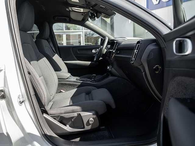 Gebraucht Volvo XC40 Core 169 kW (231 PS) 2023 Crystal weiss SUV