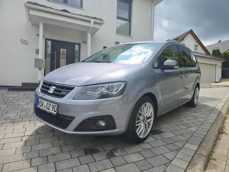 Grau Gebraucht 2017 Seat Alhambra 4Drive Van / Kleinbus | 19.490 € (Fairer Preis) - Bild 1/4