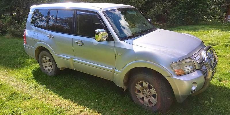 Silber Gebraucht 2004 Mitsubishi Pajero Edition SUV | 4.000 € (Superpreis) - Bild 1/4