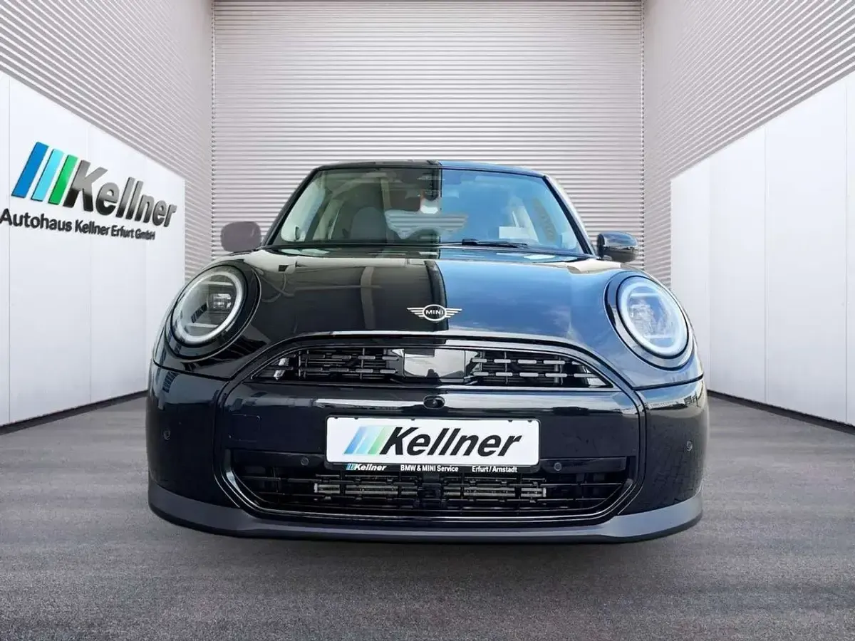 Gebraucht Mini Cooper Classic 114 kW (156 PS) 2025 Schwarz Kleinwagen