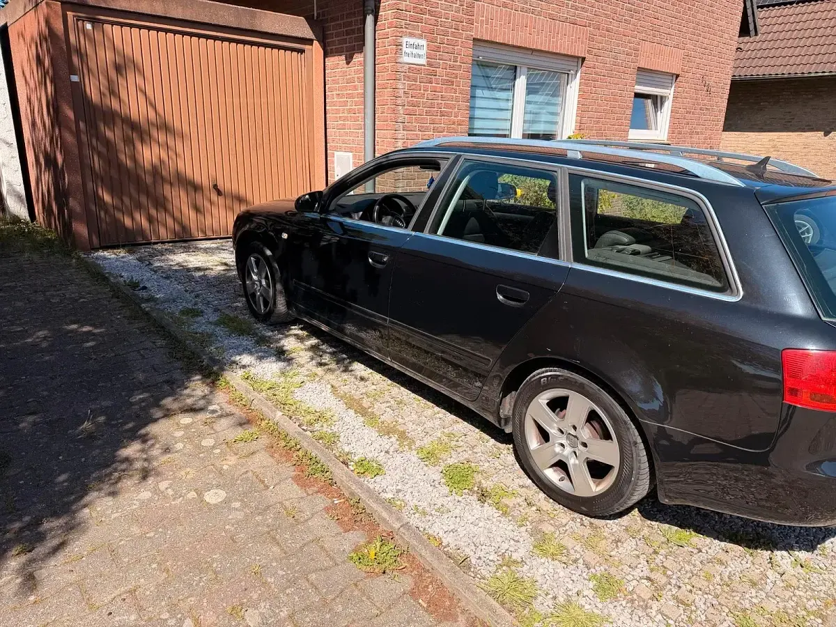 Second-hand Audi A4 140 CP (102 kW) 2006 Negru Break