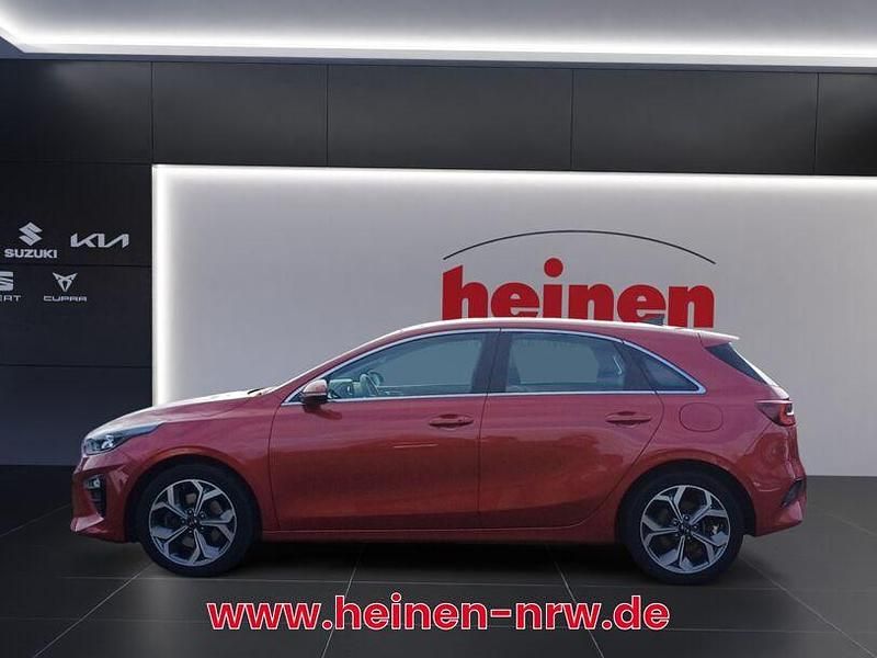 Gebraucht Kia Ceed Spirit 140 PS (102 kW) 2018 Rot Kleinwagen