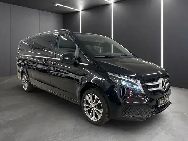Gebraucht Mercedes V300 Avantgarde 237 PS (174 kW) 2023 Obsidianschwarz Van / Kleinbus