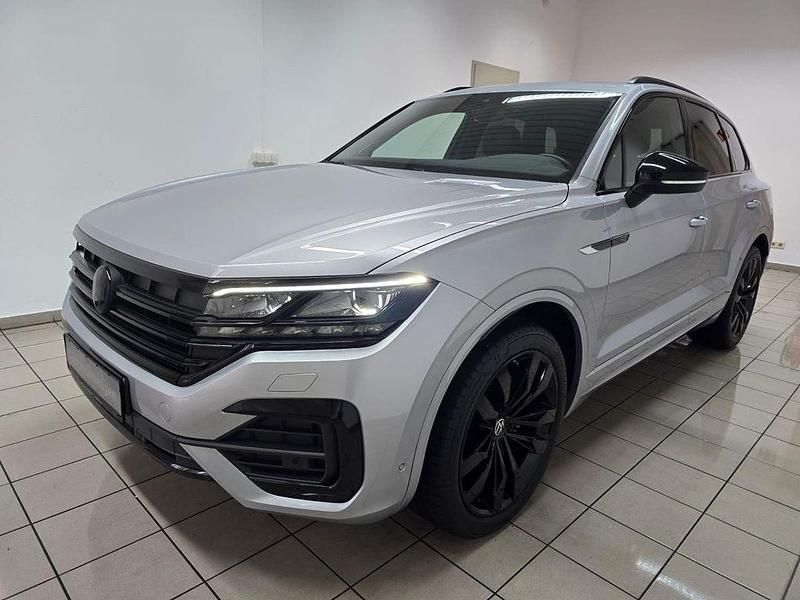 Silber Gebraucht 2022 VW Touareg R-line SUV | 58.990 € (Teuer) - Bild 1/4