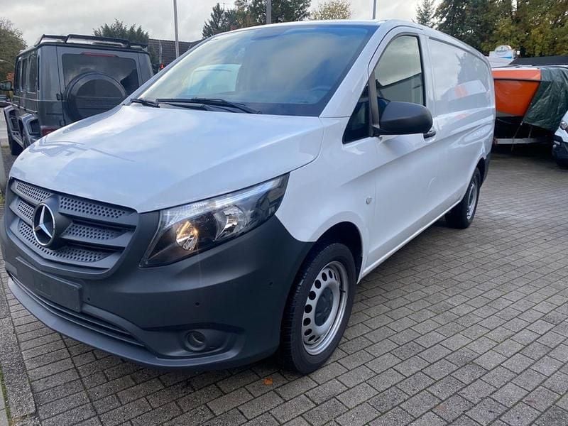 Weiß Gebraucht 2022 Mercedes Vito Van / Kleinbus | 28.599 € (Superpreis) - Bild 1/4