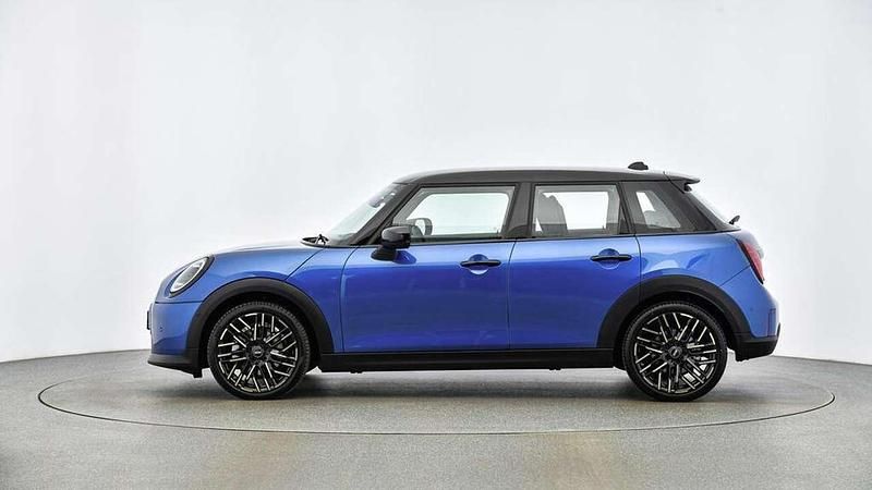 Gebraucht Mini Cooper Favoured 156 PS (114 kW) 2024 Blau Kleinwagen