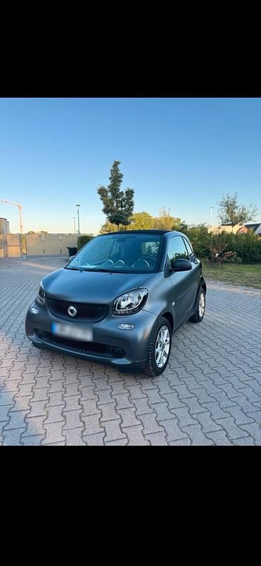Grau Gebraucht 2017 Smart ForTwo Coupé Kleinwagen | 8.999 € (Fairer Preis) - Bild 1/4