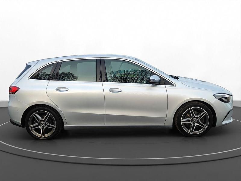 Gebraucht Mercedes B200 Progressive 150 PS (110 kW) 2021 Silber Van / Kleinbus