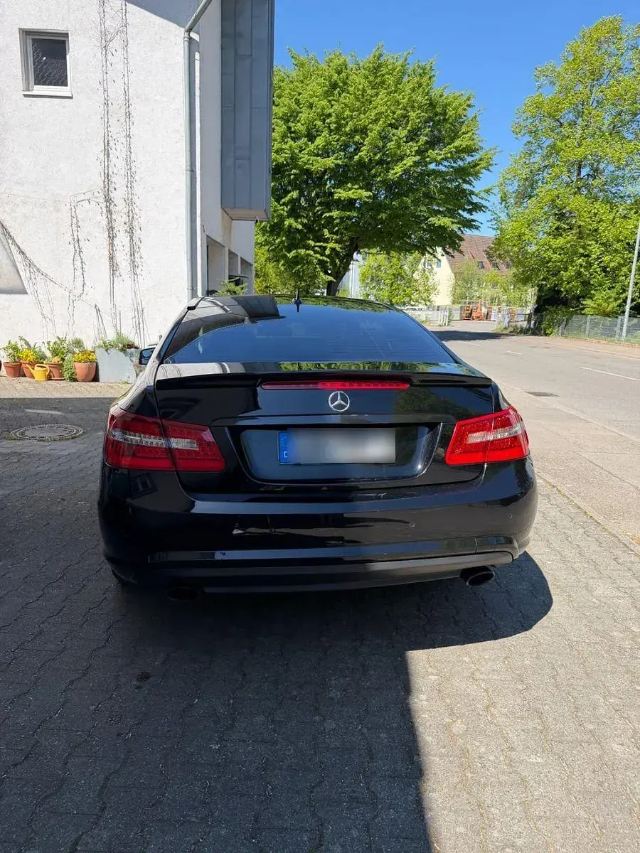Używany Mercedes E350 AMG 265 KM (194 kW) 2011 Czarny Coupe