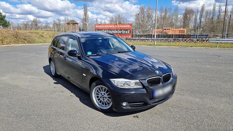 Gebraucht BMW 320 170 PS (125 kW) 2011 Schwarz Kombi