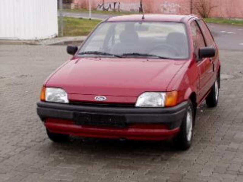 Rot Gebraucht 1992 Ford Fiesta Kleinwagen | 1.400 € - Bild 1/4