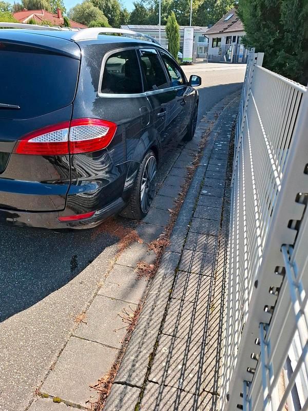 Gebraucht Ford Mondeo 160 PS (117 kW) 2009 Schwarz Kombi