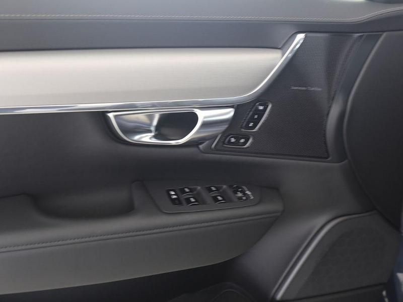 Gebraucht Volvo V90 Plus 398 PS (292 kW) 2025 Denim blue Kombi