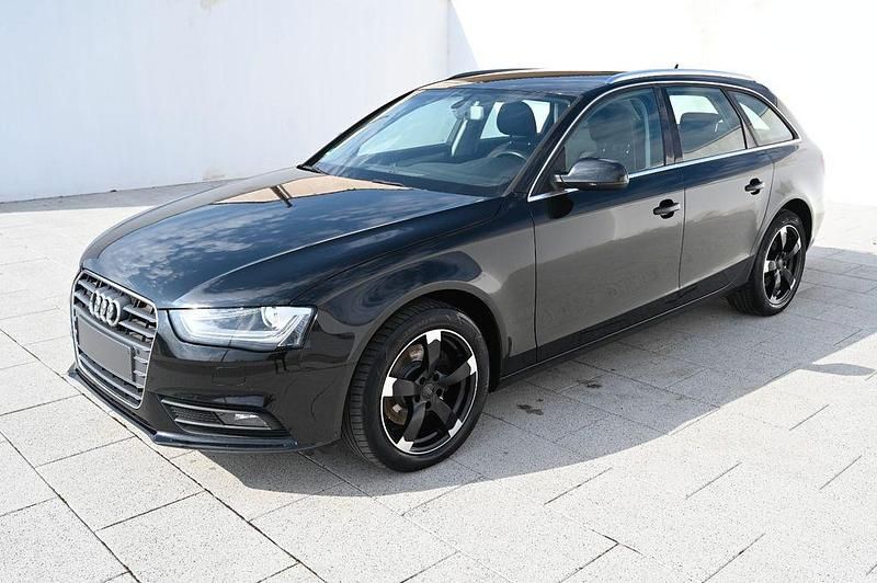 Gebraucht Audi A4 Attraction 150 PS (110 kW) 2015 Schwarz Limousine