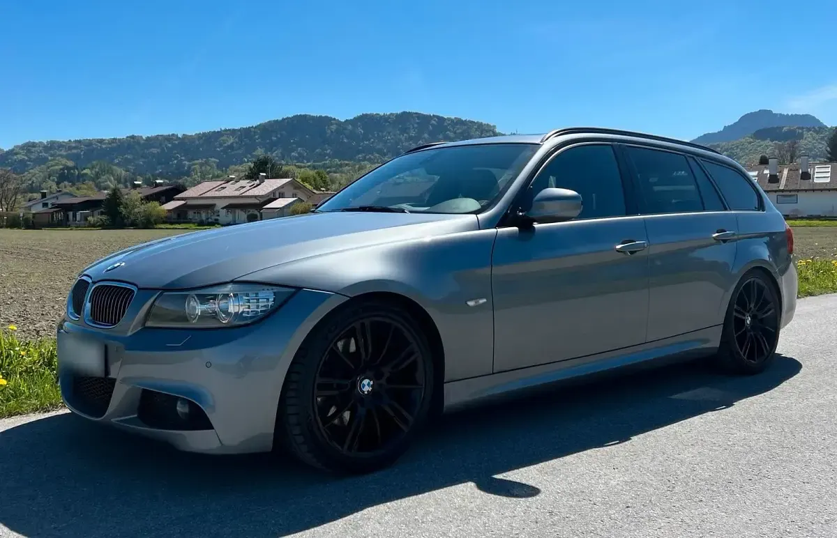 Gebraucht BMW 330 M Sport 245 PS (180 kW) 2011 Grau Kombi