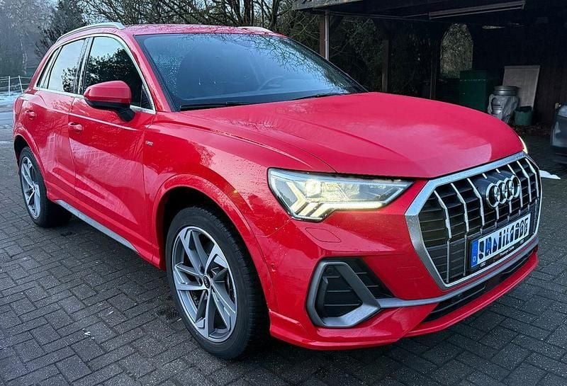 Rot Gebraucht 2021 Audi Q3 S-Line SUV | 32.900 € (Etwas zu teuer) - Bild 1/4