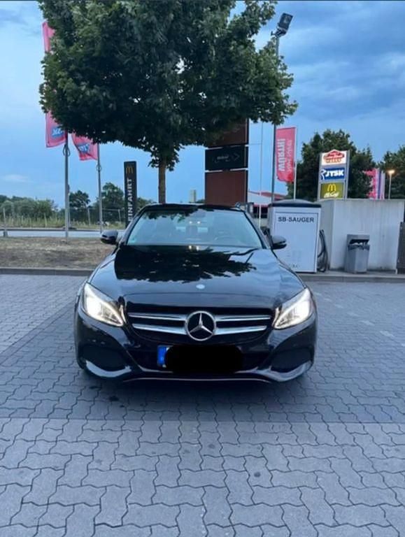 Grau Gebraucht 2016 Mercedes C220 Avantgarde Limousine | 17.499 € (Etwas zu teuer) - Bild 1/4