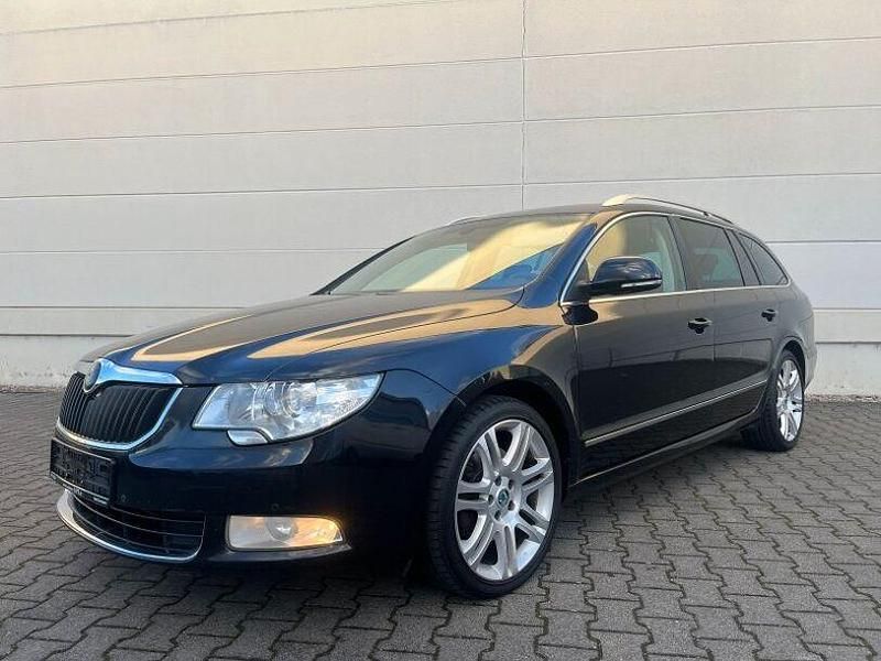 Gebraucht Skoda Superb Elegance 170 PS (125 kW) 2011 Schwarzmagic perleffekt Kombi