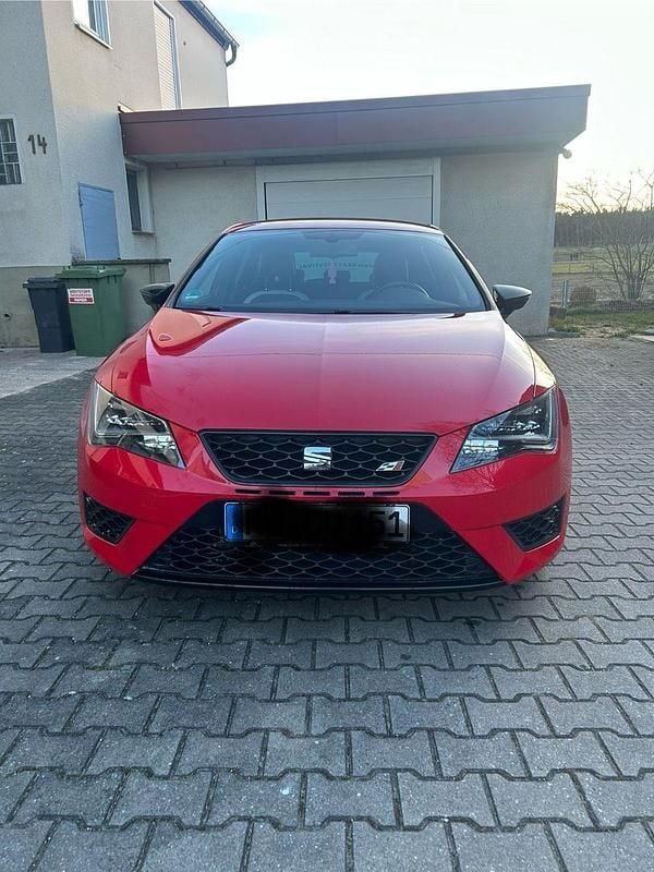 Rot Gebraucht 2015 Cupra Leon Limousine | 13.699 € (Guter Preis) - Bild 1/4