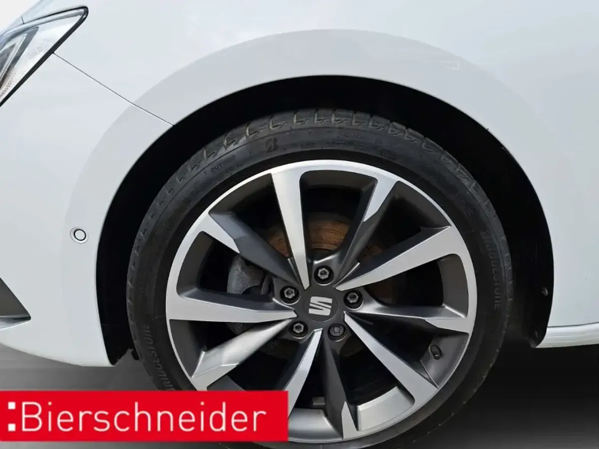 Gebraucht Seat Leon FR 110 PS (80 kW) 2022 Weiss Limousine