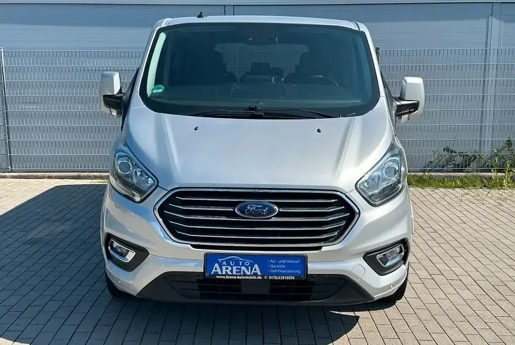 Usata Ford Tourneo 131 CV (96 kW) 2023 Argento Monovolume