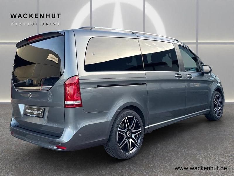 Gebraucht Mercedes V300 AMG 237 PS (174 kW) 2022 Grau Van / Kleinbus