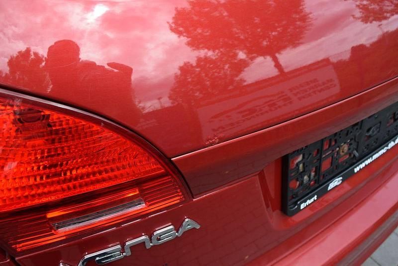 Gebraucht Kia Venga 77 PS (56 kW) 2012 Rot Kleinwagen