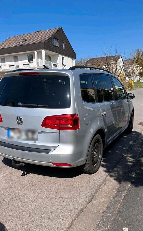 Gebraucht VW Touran 150 PS (110 kW) 2014 Silber Van / Kleinbus