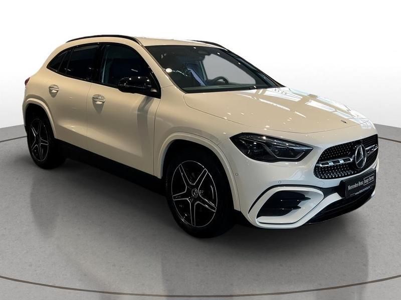 Gebraucht Mercedes GLA200 AMG line 163 PS (119 kW) 2025 Unilack polarweiß SUV