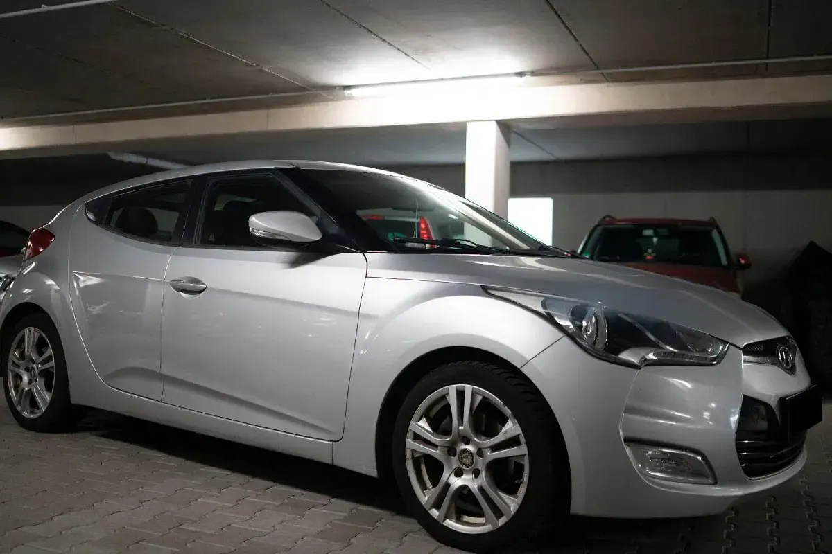 Gebraucht Hyundai Veloster 140 PS (102 kW) 2012 Silber Kleinwagen