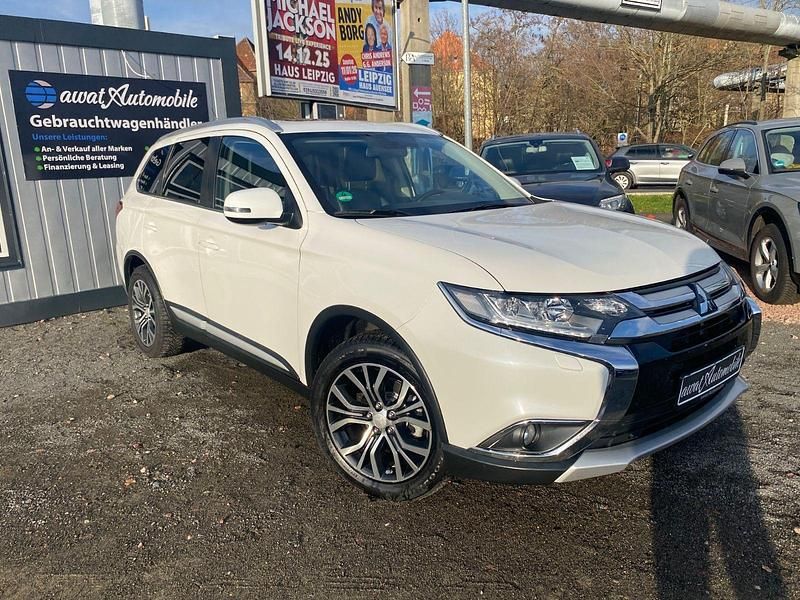 Weiß Gebraucht 2016 Mitsubishi Outlander Top SUV | 16.599 € (Fairer Preis) - Bild 1/4