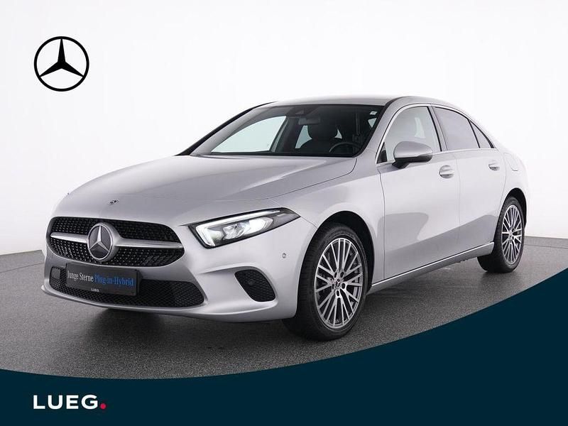 Silber Gebraucht 2022 Mercedes A250 Progressive Limousine | 27.875 € (Fairer Preis) - Bild 1/4