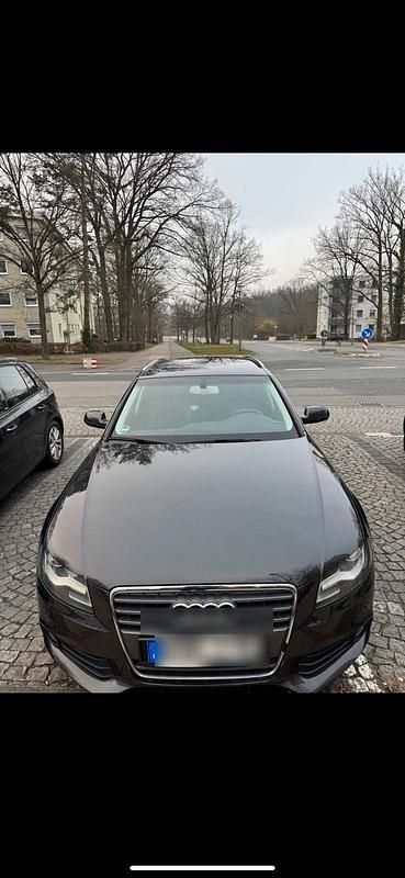Grau Gebraucht 2010 Audi A4 Kombi | 5.700 € (Fairer Preis) - Bild 1/4