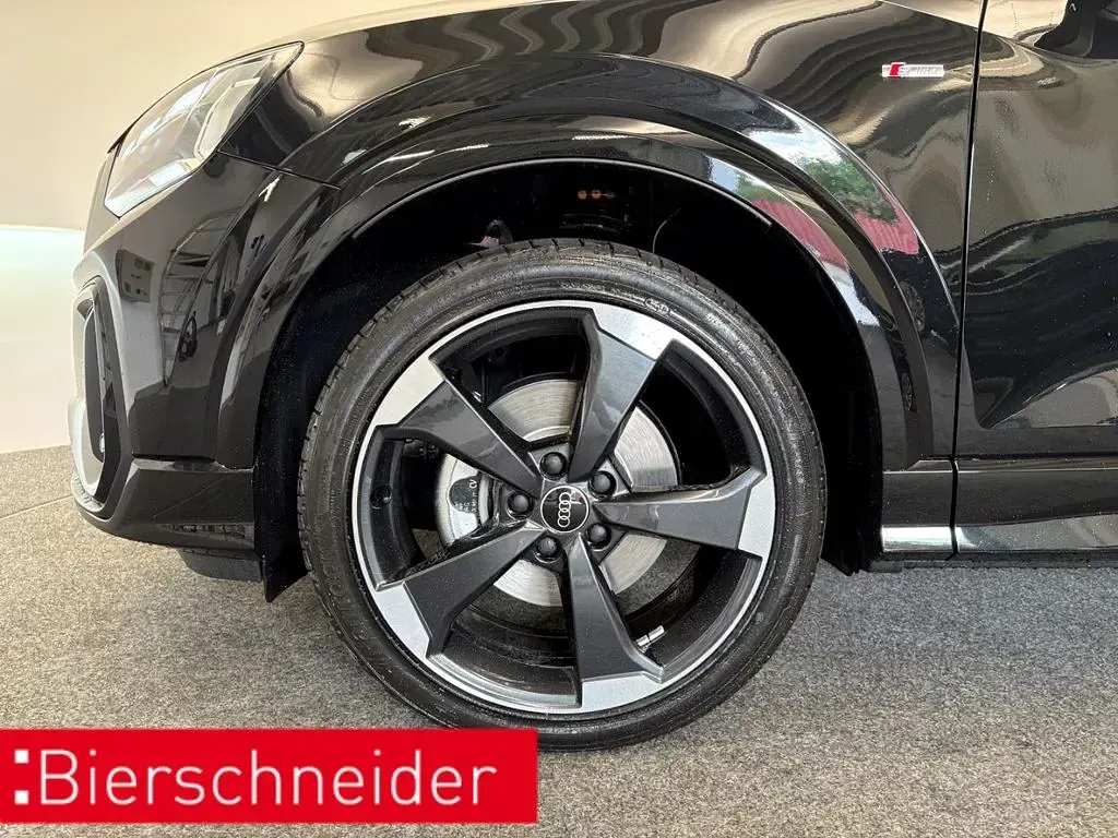 Używany Audi Q2 Competition 190 KM (139 kW) 2025 Czarny SUV