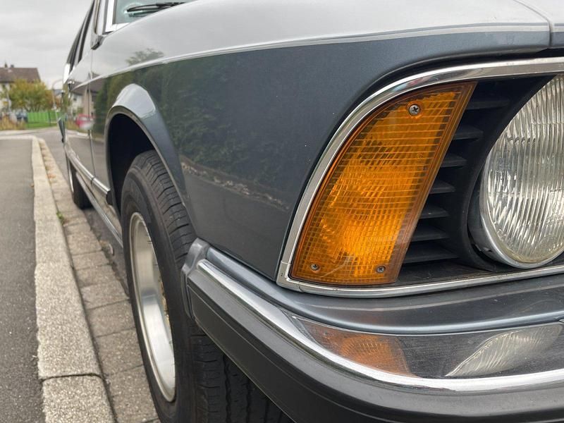 Gebraucht BMW 733 197 PS (144 kW) 1978 Silber Limousine