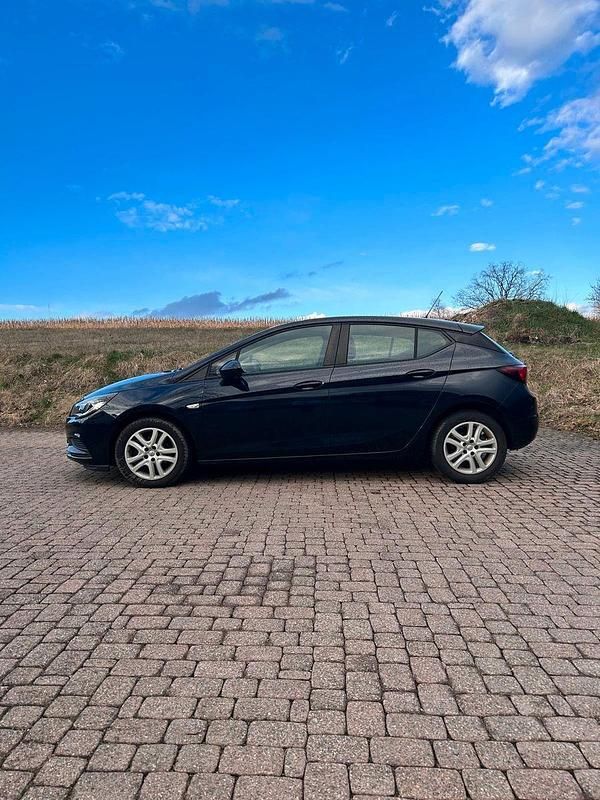 Second-hand Opel Astra 110 CP (80 kW) 2017 Albastru Berlinǎ