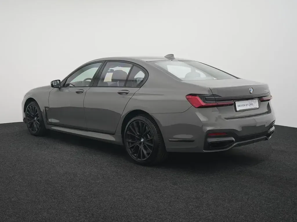 Gebraucht BMW 730 M Sport 265 PS (194 kW) 2019 Berninagrau bernsteineffekt metalli Limousine