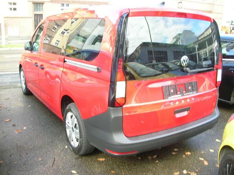 Gebraucht VW Caddy Maxi 114 PS (83 kW) 2021 Kirschrot Van / Kleinbus