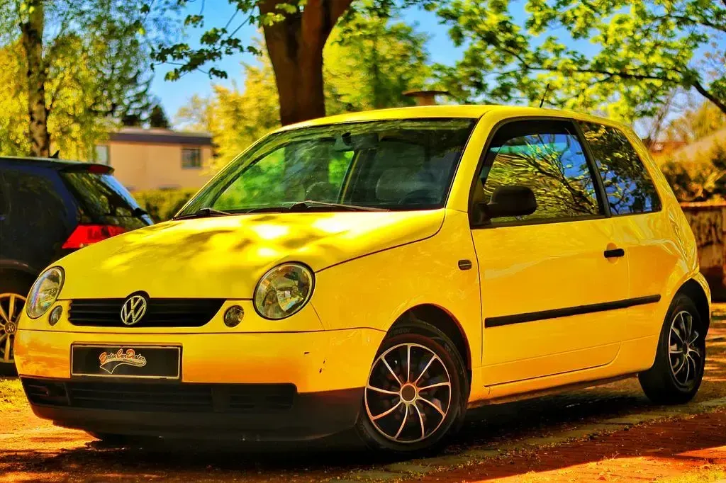 Używany VW Lupo 50 KM (36 kW) 1999 Żółty Hatchback