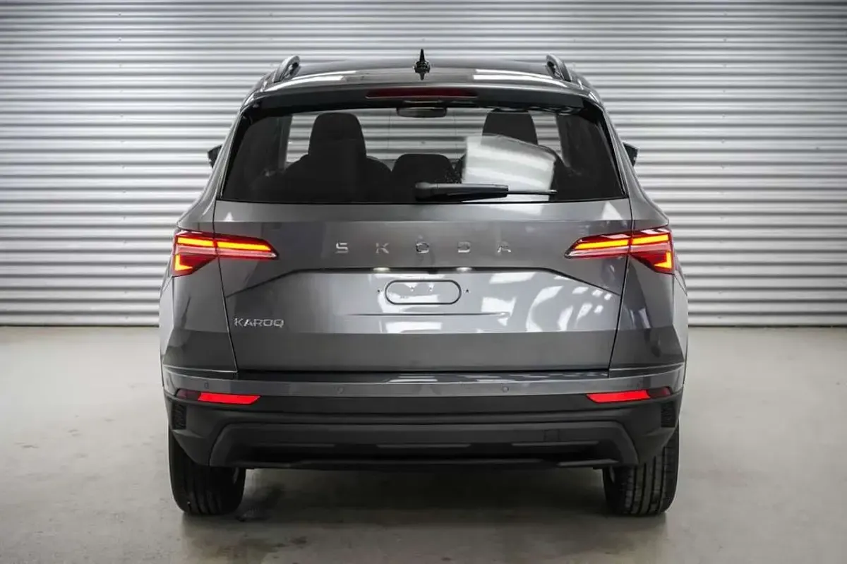 Neu Skoda Karoq Selection 150 PS (110 kW) 2026 Graphitgrau SUV