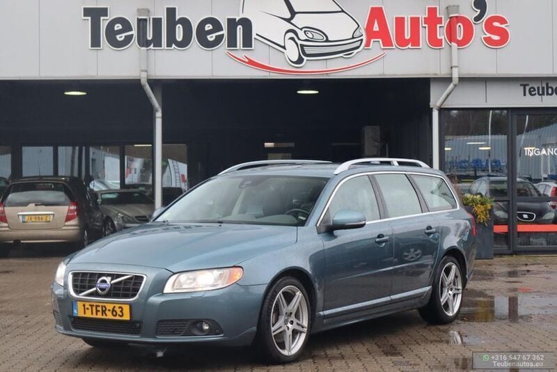 Blau Gebraucht 2013 Volvo V70 Summum Kombi | 9.495 € (Guter Preis) - Bild 1/4